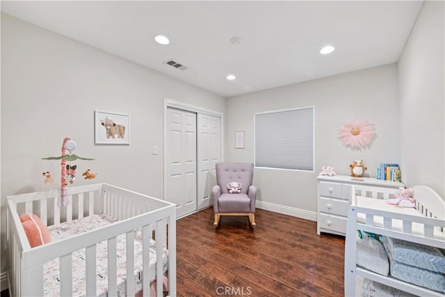 321 N Keystone St, Burbank, CA 91506 - bedroom featuring dark wood finished floors, a closet, recessed lighting, and a crib