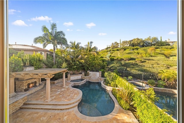 27684 Manor Hill Rd, Laguna Niguel, CA 92677 - view of patio featuring a pool with connected hot tub
