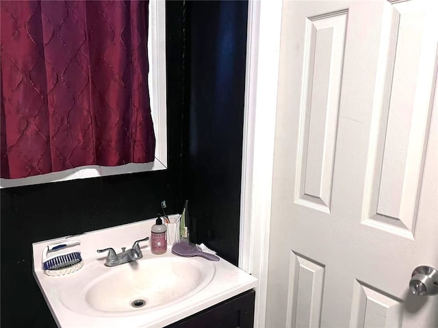 934 W 12th St, Pomona, CA 91766 - bathroom with vanity