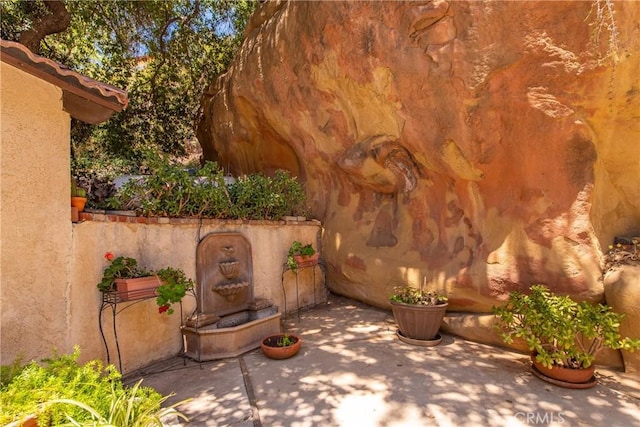9349 Hartman Way, West Hills, CA 91304 - view of patio / terrace