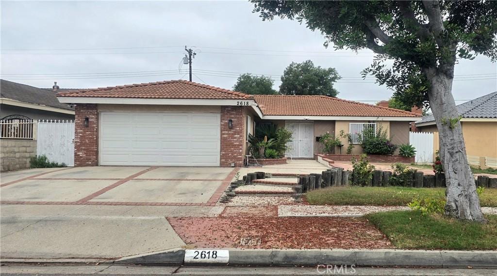 2618 S Pacific Ave, Santa Ana, CA 92704 - photo 1