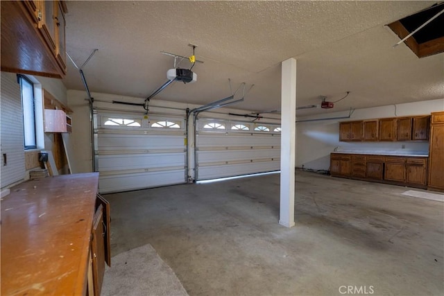 25967 Pleasant St, Hemet, CA 92544 - garage with a garage door opener