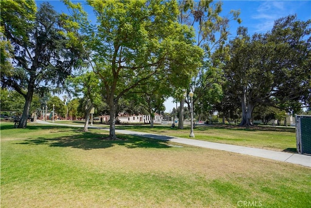 77 W Washington Blvd, Pasadena, CA 91103 - surrounding community featuring a lawn