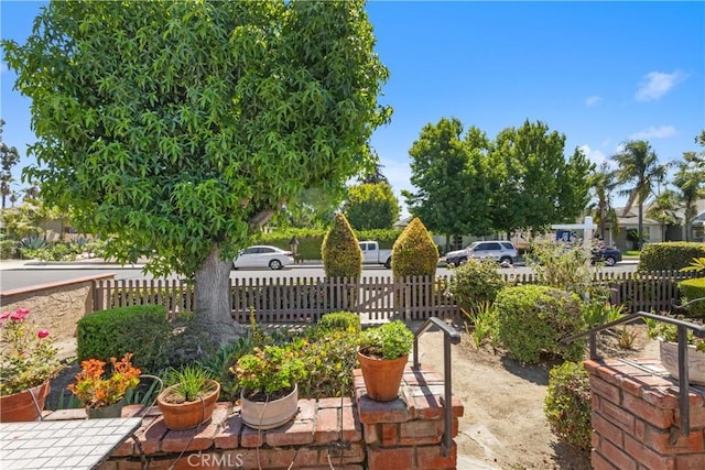 719 S Amstutz Ave, Anaheim, CA 92802 - view of patio / terrace