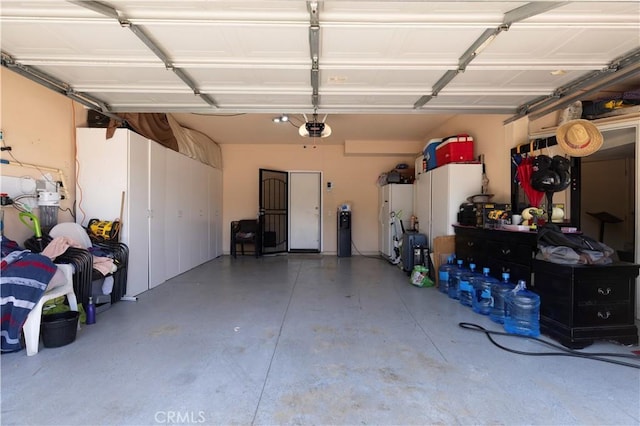 1555 Lupine Cir, Corona, CA 92881 - garage featuring a garage door opener