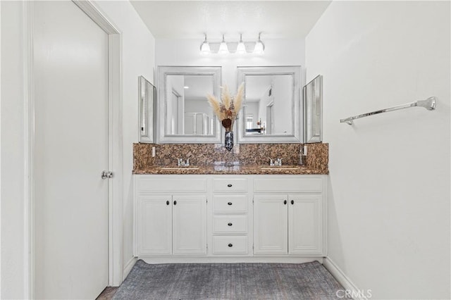 1555 Lupine Cir, Corona, CA 92881 - full bath with double vanity and backsplash
