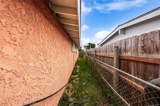 526 Nottingham Ave, Santa Ana, CA 92703 - view of home's exterior with stucco siding