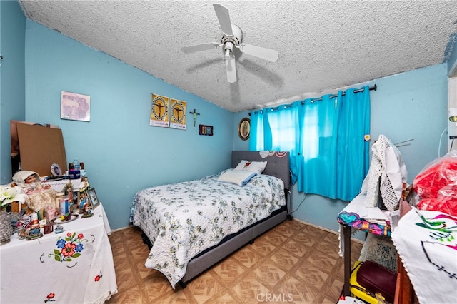 526 Nottingham Ave, Santa Ana, CA 92703 - bedroom with lofted ceiling, a textured ceiling, and ceiling fan