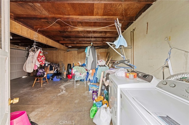 526 Nottingham Ave, Santa Ana, CA 92703 - laundry area featuring independent washer and dryer