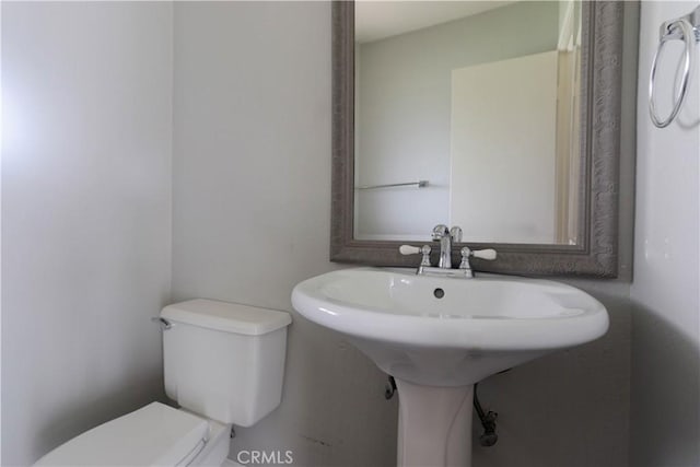 6186 Hefley St Unit 13, Westminster, CA 92683 - half bath with toilet and a sink