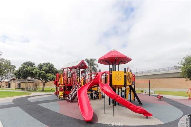6186 Hefley St Unit 13, Westminster, CA 92683 - view of communal playground