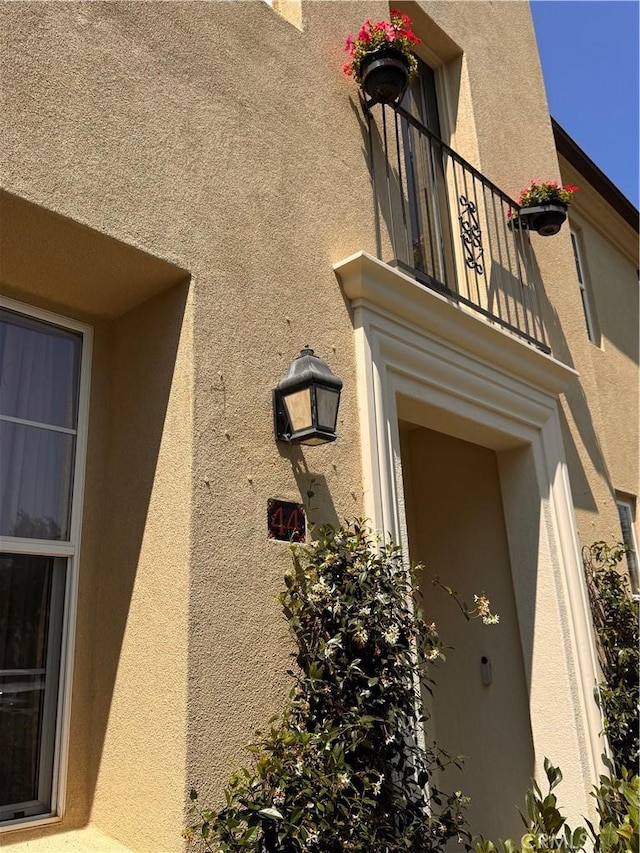 44 Arcata, Irvine, CA 92602 - exterior view of stucco siding