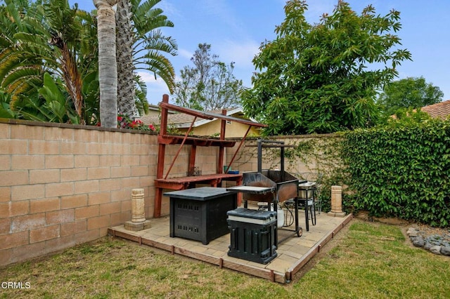 1501 Devonshire Dr, Oxnard, CA 93030 - view of fenced backyard