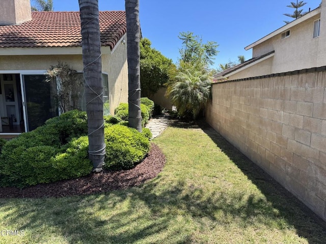 1501 Devonshire Dr, Oxnard, CA 93030 - view of yard