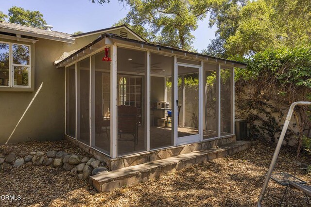 840 Fairview Rd, Ojai, CA 93023 - view of outdoor structure with a sunroom