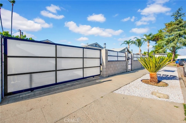 14625 Runnymede St, Van Nuys, CA 91405 - view of gate