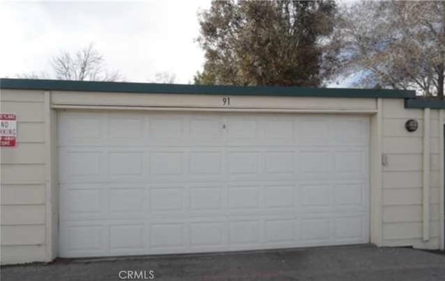 44460 15th St E Unit 3, Lancaster, CA 93535 - view of garage