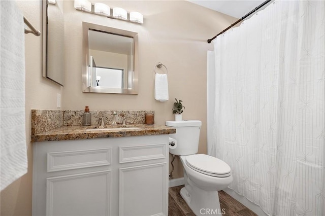 140 E El Norte Pkwy Unit 8, Escondido, CA 92026 - full bath featuring vanity, wood finished floors, and curtained shower