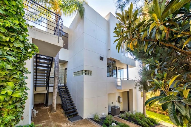 1195 La Mirada St, Laguna Beach, CA 92651 - view of building exterior with stairway