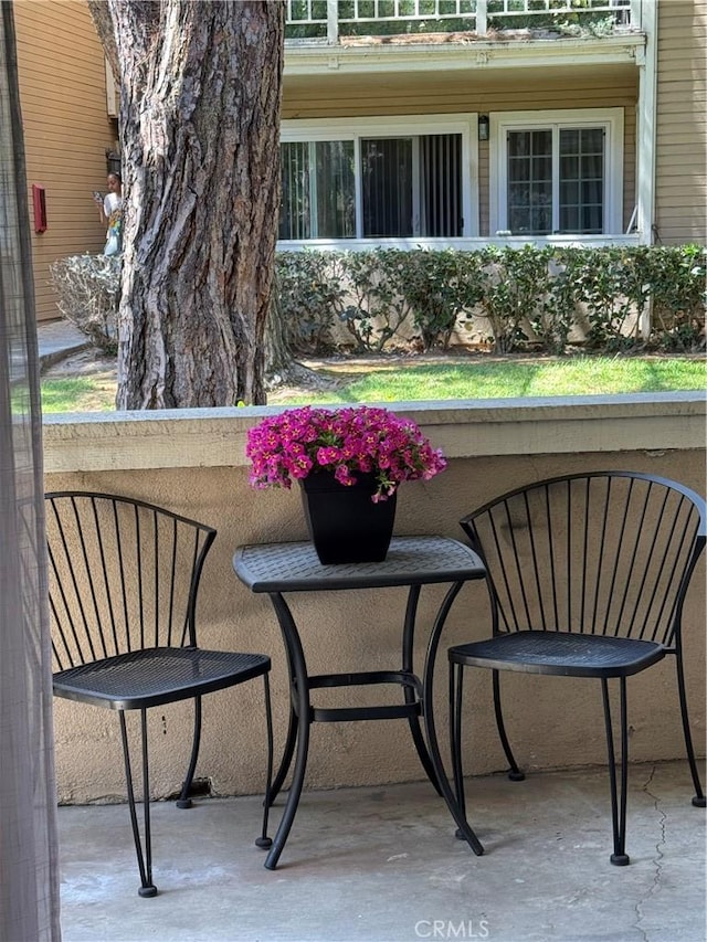 8711 Chessington Dr Unit D, Inglewood, CA 90305 - view of balcony