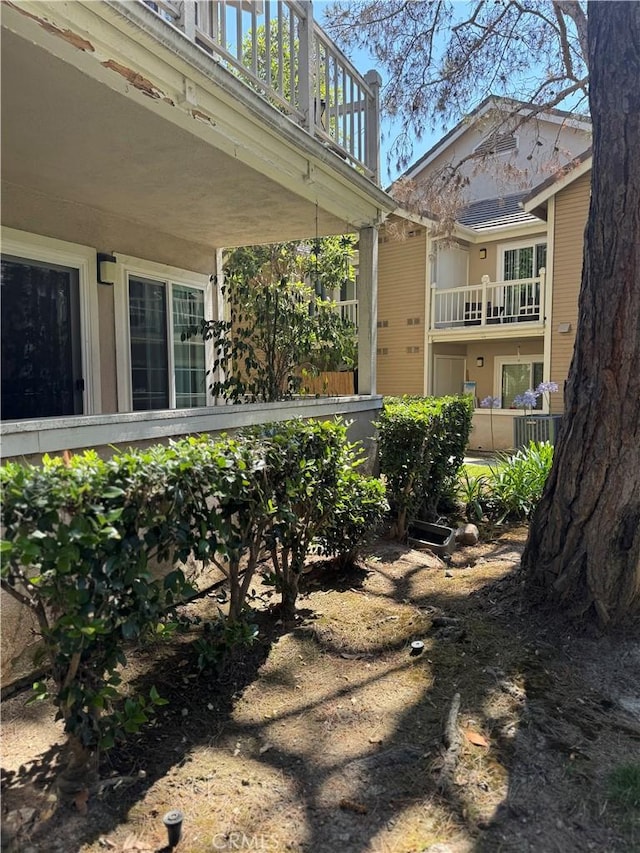 8711 Chessington Dr Unit D, Inglewood, CA 90305 - view of yard with a balcony