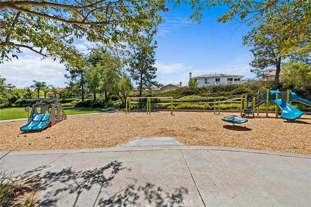 32409 Favara Dr, Temecula, CA 92592 - view of community play area