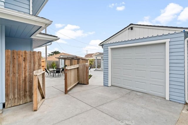 31 N 3rd St, Cayucos, CA 93430 - detached garage with concrete driveway