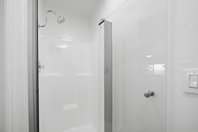 190 Avenida Descanso Unit I, Oceanside, CA 92057 - bathroom with a shower stall