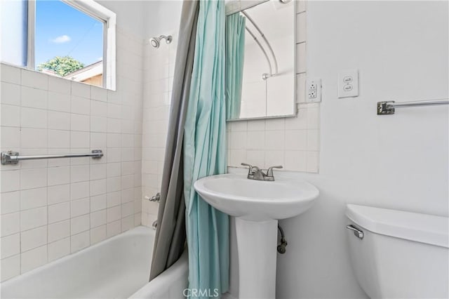 4136 Eileen St, Riverside, CA 92504 - full bath with shower / bath combo with shower curtain and backsplash
