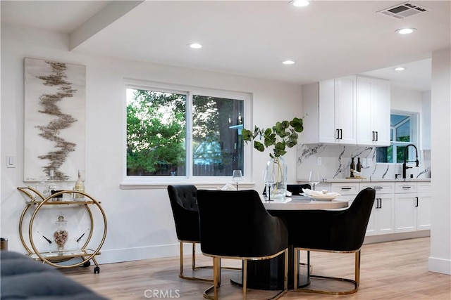 1061 Colby Cir, Thousand Oaks, CA 91362 - dining room with light wood finished floors and recessed lighting