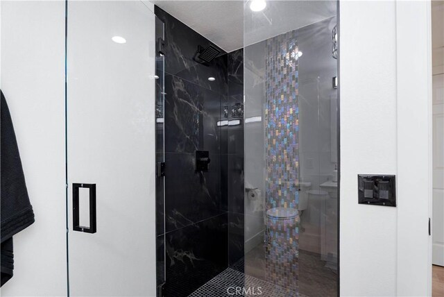 1061 Colby Cir, Thousand Oaks, CA 91362 - bathroom featuring a shower stall and recessed lighting