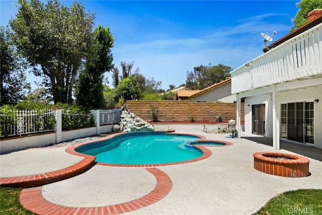 963 Dare Ct, Diamond Bar, CA 91765 - view of swimming pool with an in-ground hot tub, a fenced backyard, and a patio