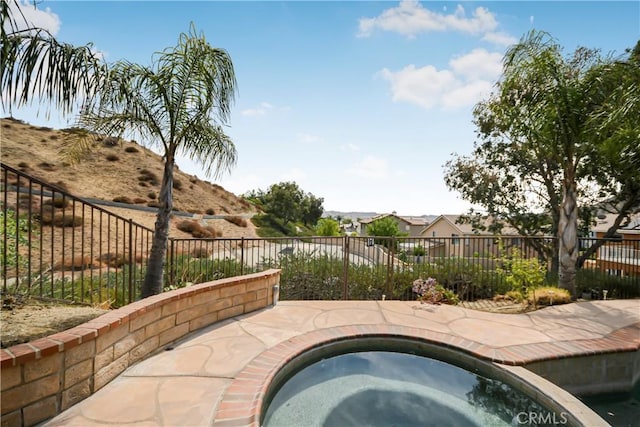 30526 Beryl Pl, Castaic, CA 91384 - view of pool featuring an in-ground hot tub