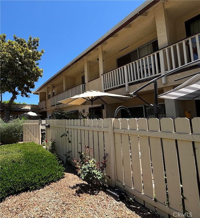 8060 Canby Ave Unit 2, Reseda, CA 91335 - photo 1