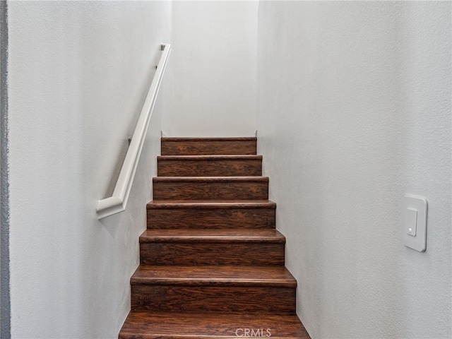 11760 Espola Pl, Victorville, CA 92392 - view of stairs
