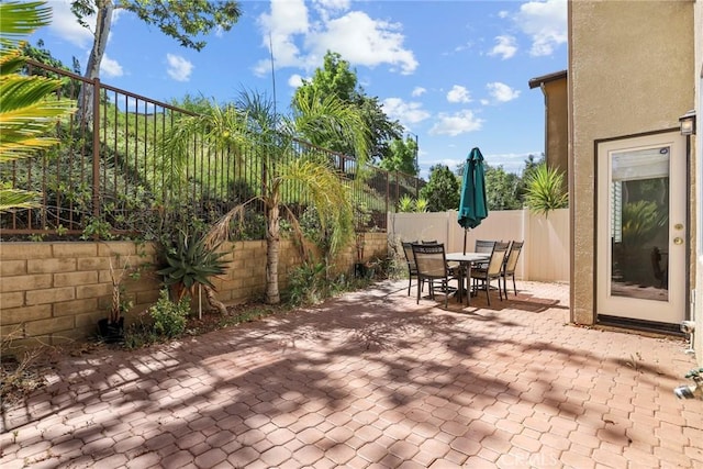 27664 Cordovan Dr, Canyon Country, CA 91351 - fenced backyard with a patio area and outdoor dining space