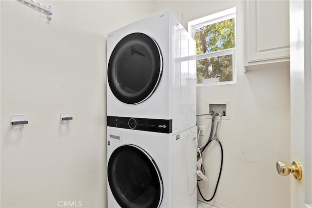 27664 Cordovan Dr, Canyon Country, CA 91351 - laundry room with stacked washing machine and dryer