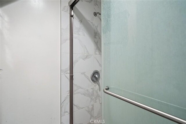 11052 1/2 Mcgirk Ave, El Monte, CA 91731 - bathroom with a marble finish shower