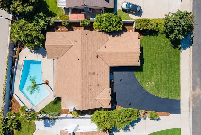 7830 Fairchild Ave, Winnetka, CA 91306 - aerial view of a pool area