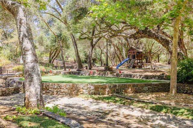 45200 Oak Manor Ct, Temecula, CA 92590 - view of community featuring a putting area