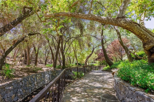 45200 Oak Manor Ct, Temecula, CA 92590 - surrounding community featuring a wooded view