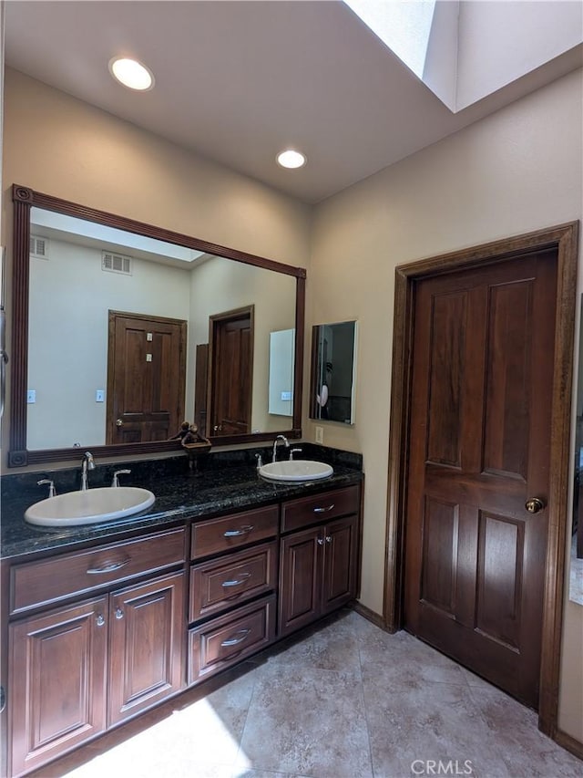 2622 Chauncy Pl, Riverside, CA 92506 - bathroom featuring double vanity