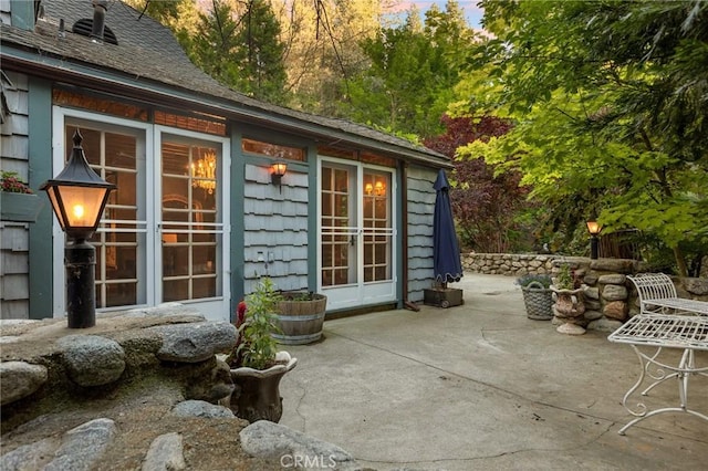 969 Oak Dr, Crestline, CA 92325 - view of patio / terrace