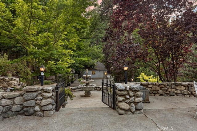 969 Oak Dr, Crestline, CA 92325 - view of patio with a gate