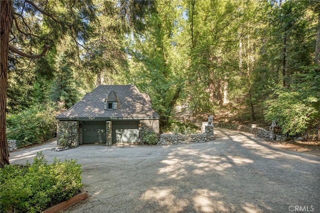 969 Oak Dr, Crestline, CA 92325 - detached garage with a wooded view