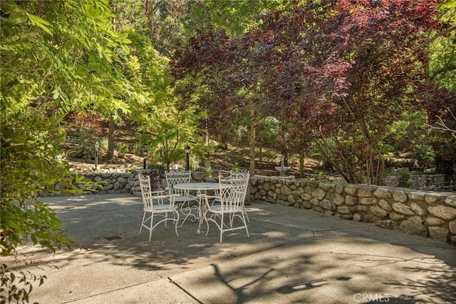969 Oak Dr, Crestline, CA 92325 - view of patio / terrace with outdoor dining area