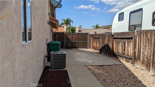 27297 Terrytown Rd, Menifee, CA 92586 - fenced backyard featuring a patio