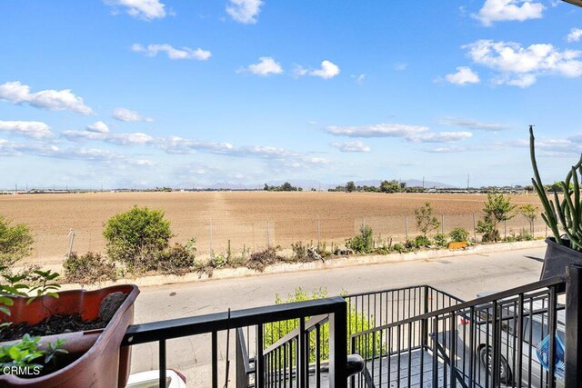 2540 El Dorado Ave Unit A, Oxnard, CA 93033 - balcony featuring a rural view
