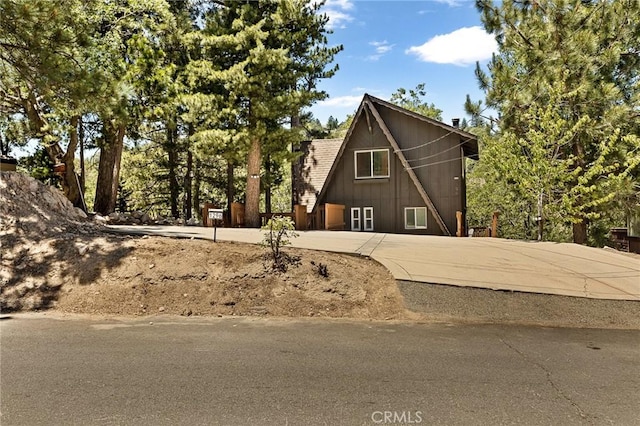 1296 Calgary Dr, Lake Arrowhead, CA 92352 - view of a-frame home