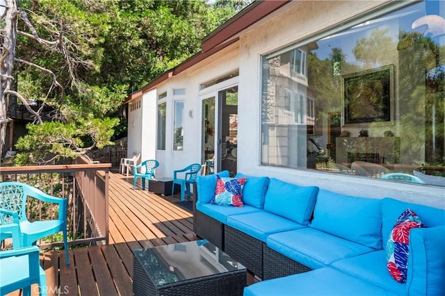 28527 Willow Rd, Lake Arrowhead, CA 92385 - wooden terrace featuring an outdoor living space